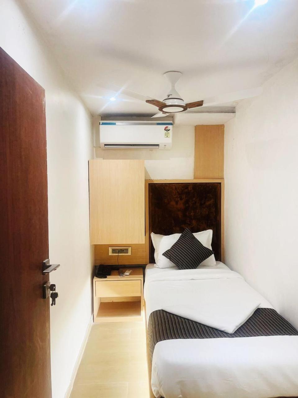 Hotel Winton Bombay Extérieur photo