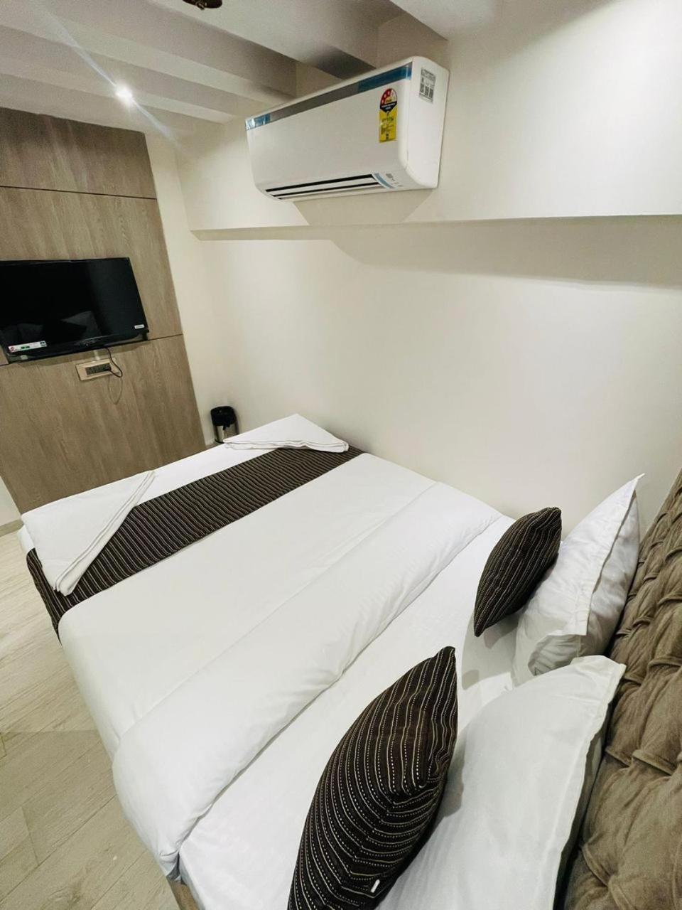 Hotel Winton Bombay Extérieur photo