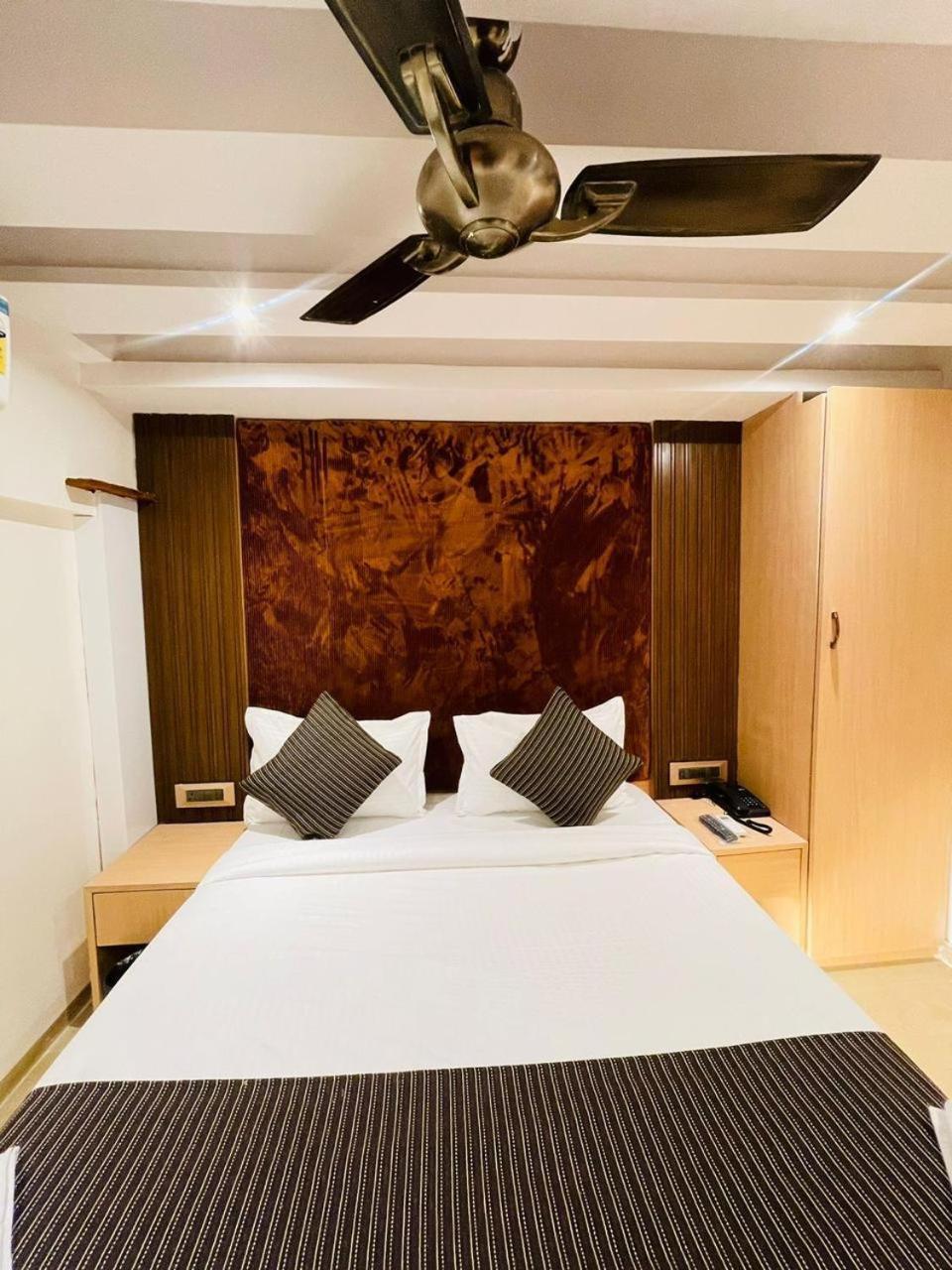 Hotel Winton Bombay Extérieur photo